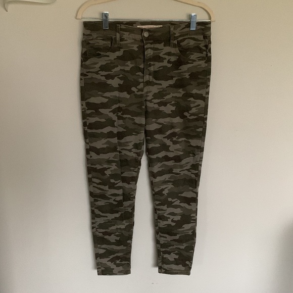 Levi’s 720 Camouflage Jeans Sz29 - Picture 1 of 5